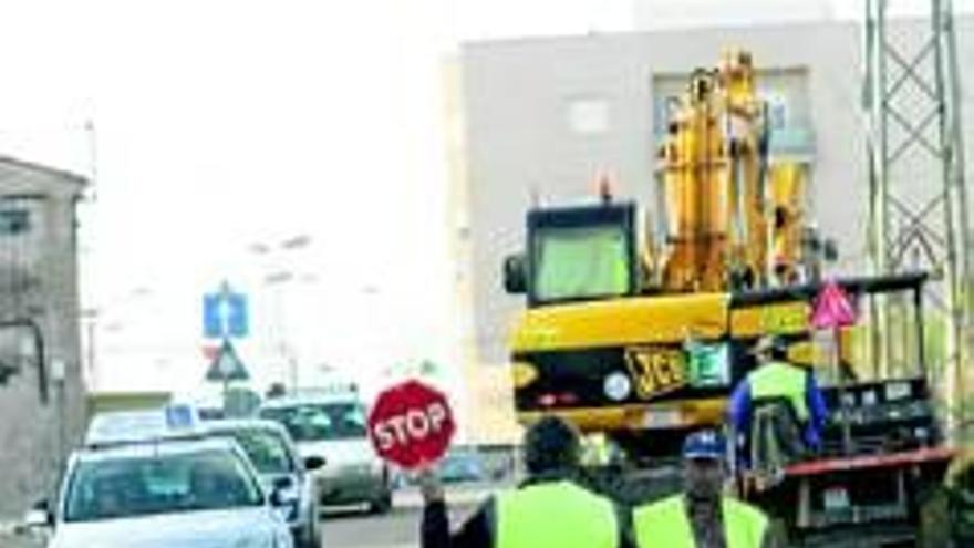 Las obras en las calles levantadas se contratarán por la vía rápida