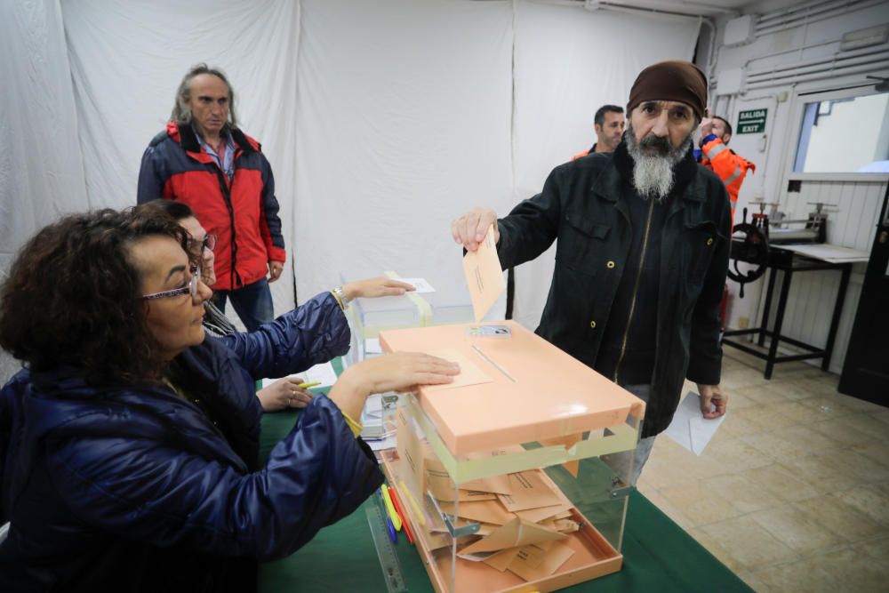 Elecciones Generales en Baleares: A votar en ambulancia