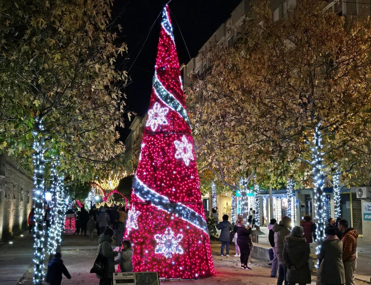 Baiona enciende sus luces de Navidad Baiona enciende sus luces de Navidad
