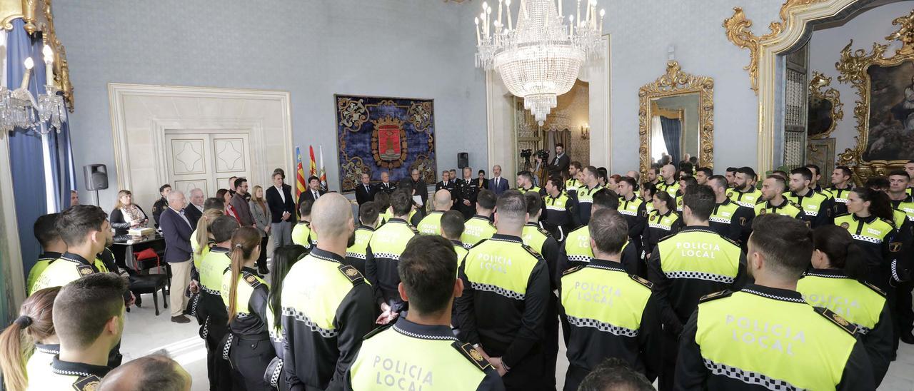 Una anterior toma de posesión de policías locales en Alicante