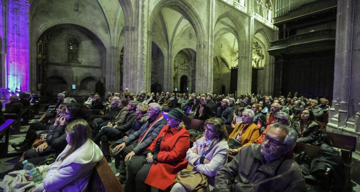 Asistentes al concierto en la Catedral. | Irma Collín