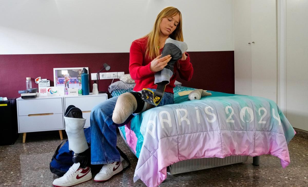 Fiona Pinar a la seva habitació al CAR de Sant Cugat