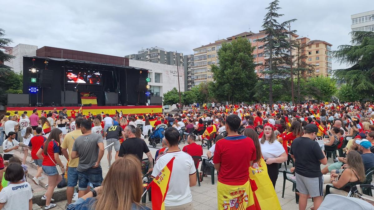 EN IMÁGENES: Piedras Blancas se echa a la calle para vivir el triunfo de España en el Mundial