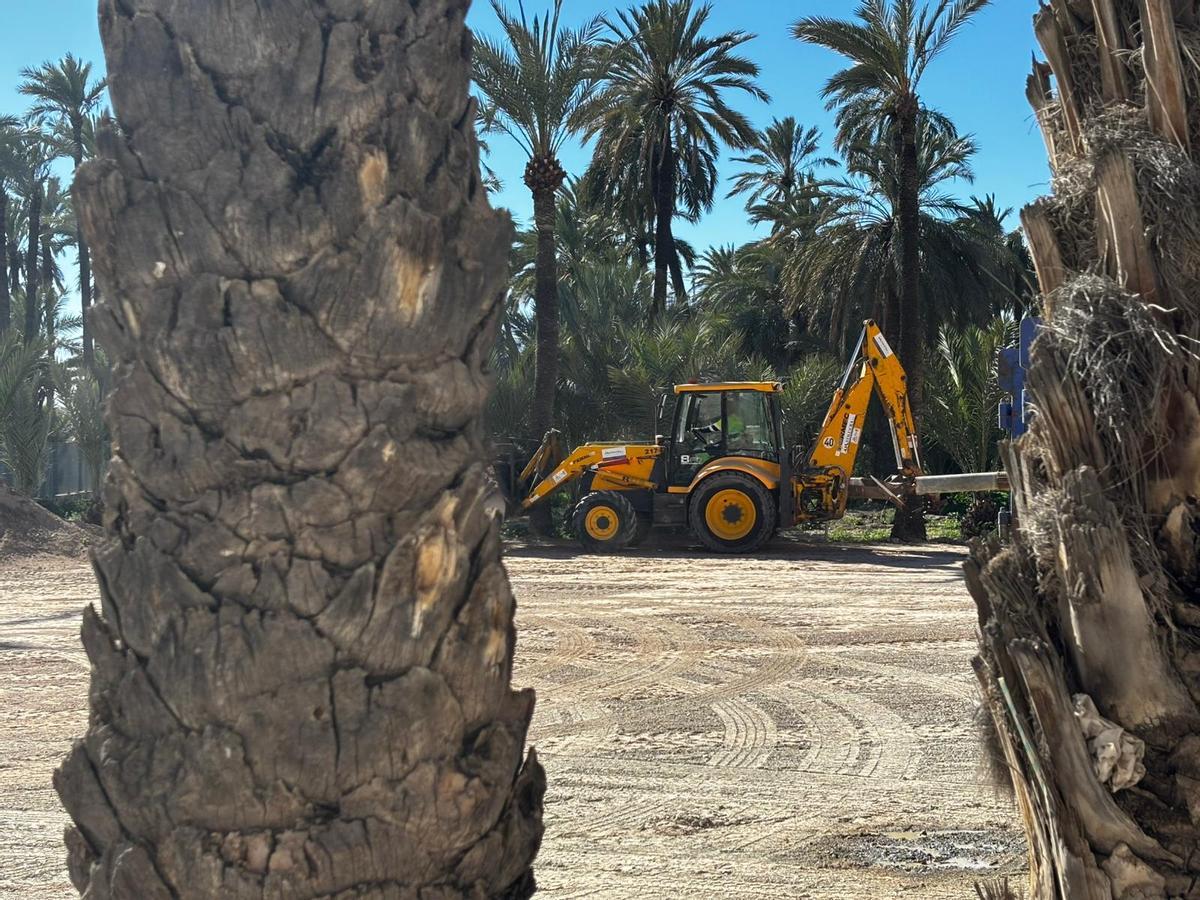 Solar de Puertas Coloradas que el Ayuntamiento está adecuando para que se pueda aparcar en condiciones