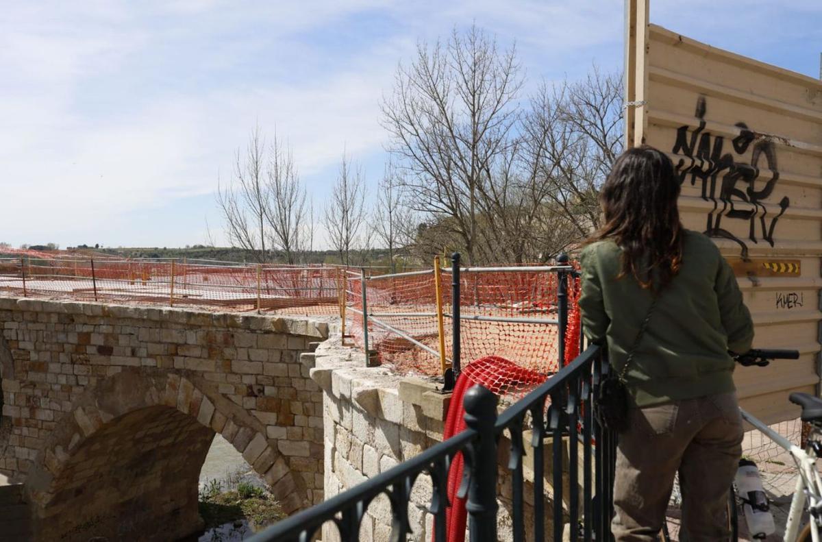 Cementación del Puente de Piedra, trabajos incluidos en la restauración del monumento. | Ana Burrieza