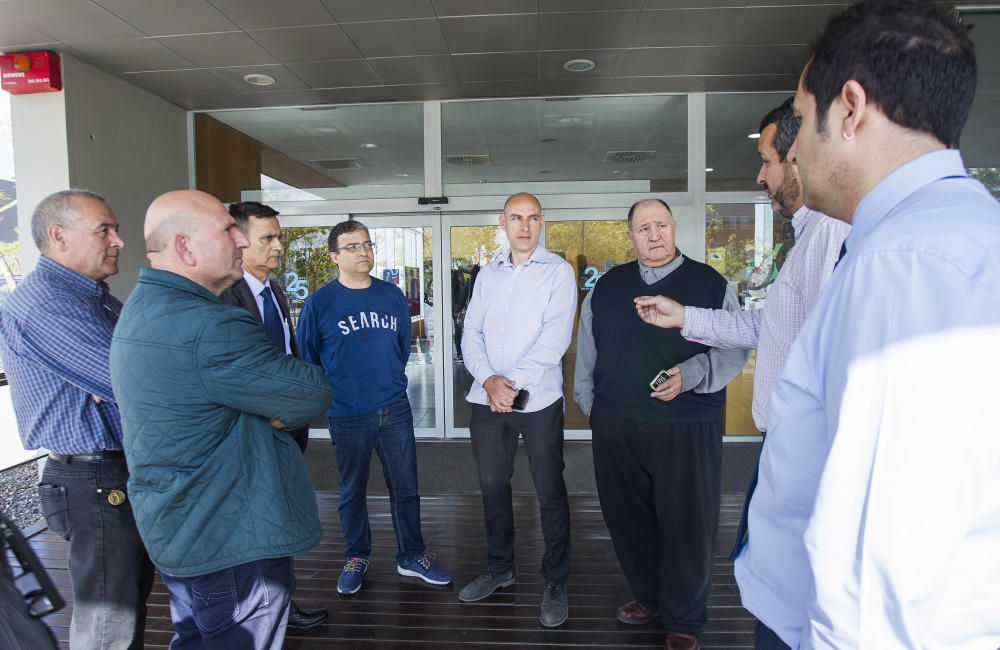 Protesta de los taxistas en Castelló contra Uber