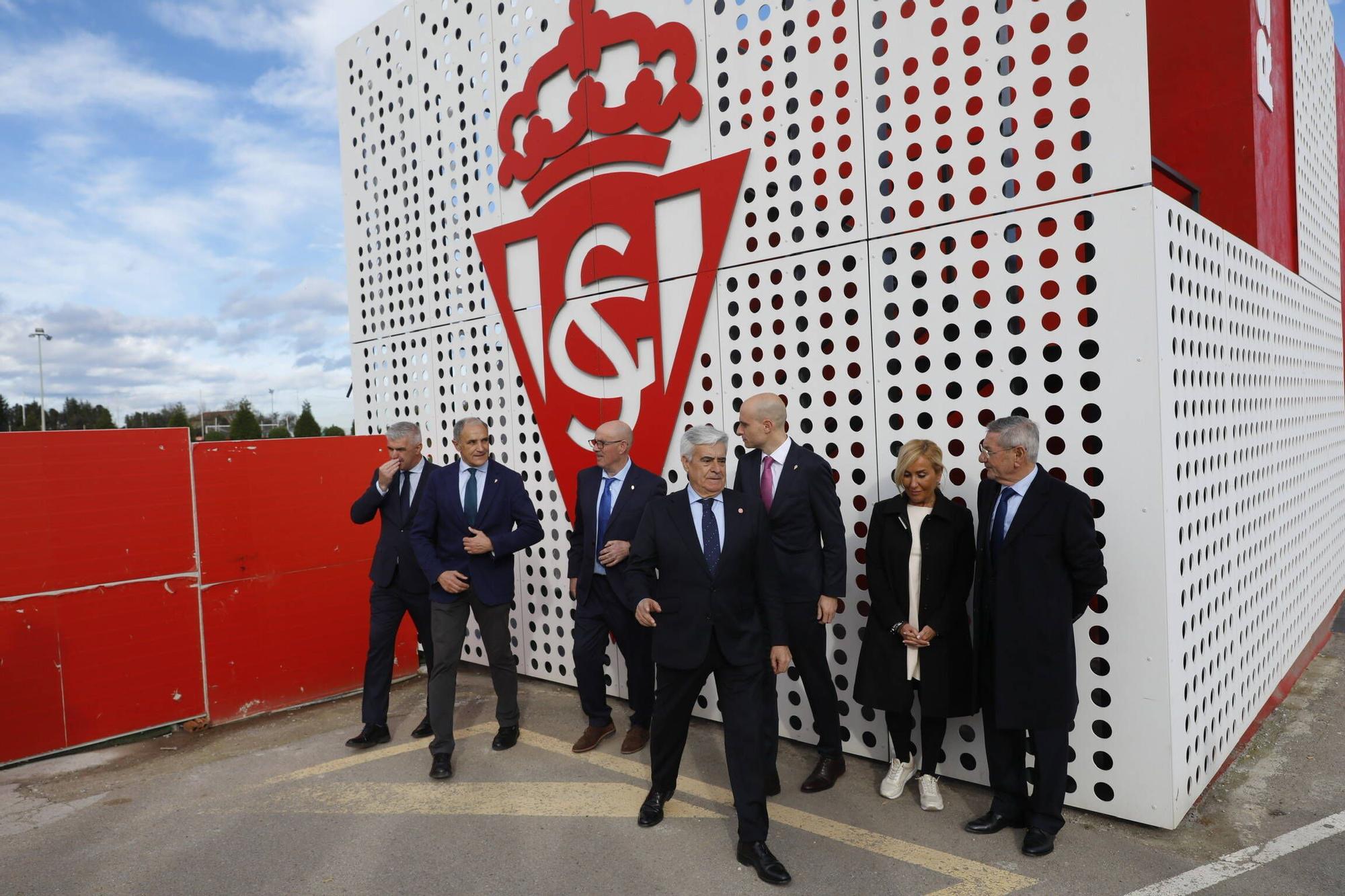 La visita del presidente de la Federación Española de Fútbol, Pedro Rocha, a Asturias, en imágenes