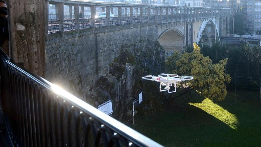 Uno de los drones en pleno vuelo