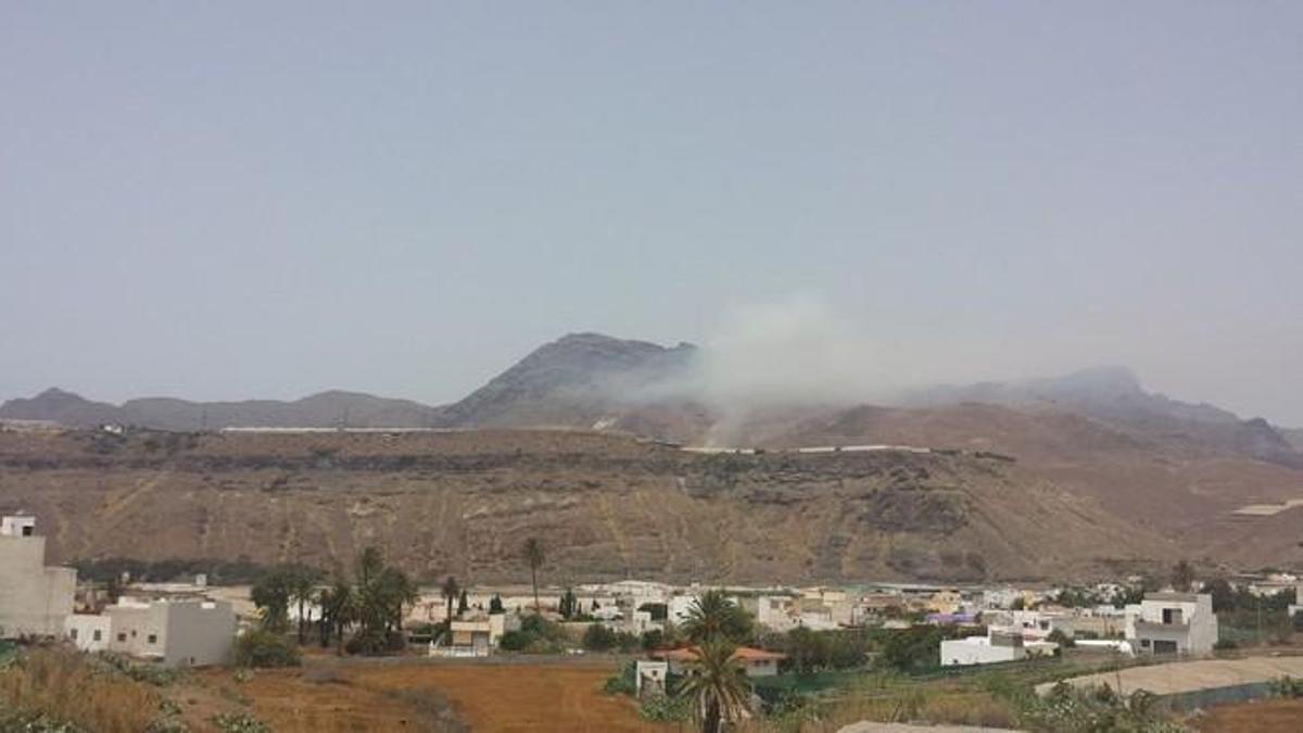 Incendio en un vertedero de La Aldea Incendio en un vertedero de La Aldea