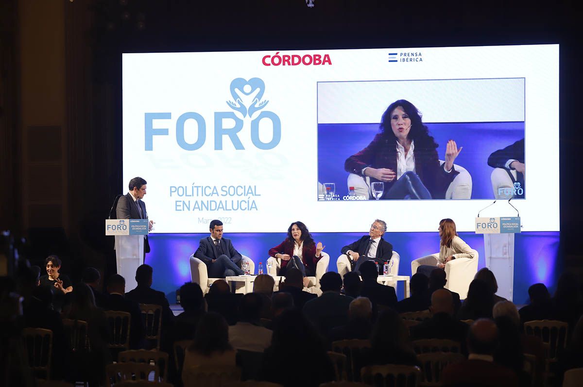 La consejera Rocío Ruiz en el Foro Diario Córdoba sobre las políticas sociales