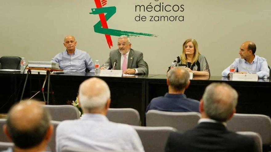 García Bermejo, Martínez, Álvarez Mariño y Tomás, durante la inauguración de la jornada.