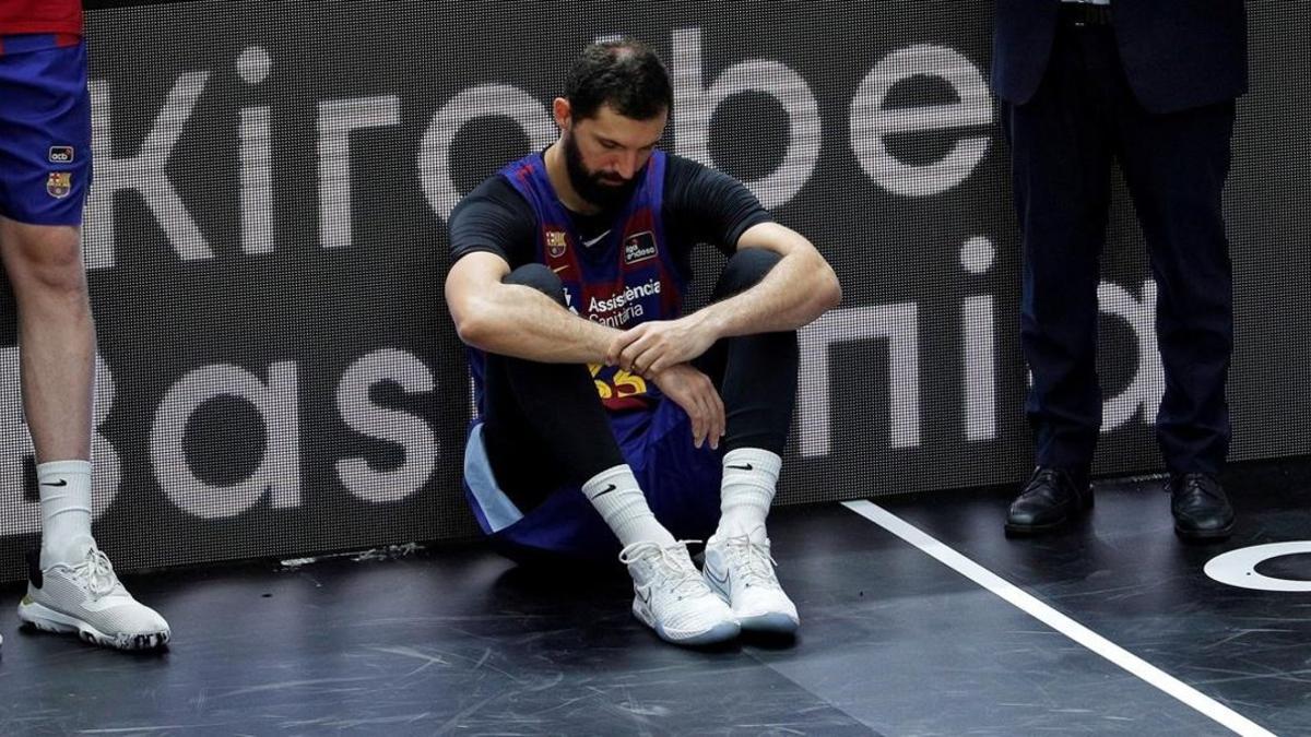 Nikola Mirotic, desolado tras perder la Liga.