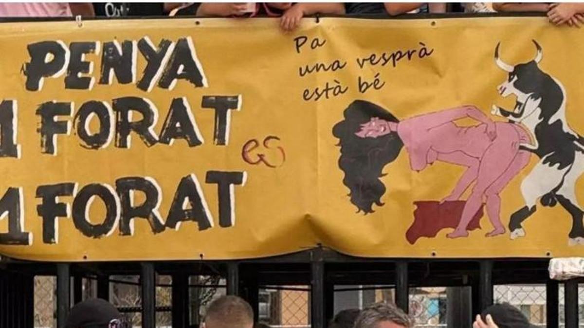 Cartel de la peña que tendría que ser sancionada con una buena multa.