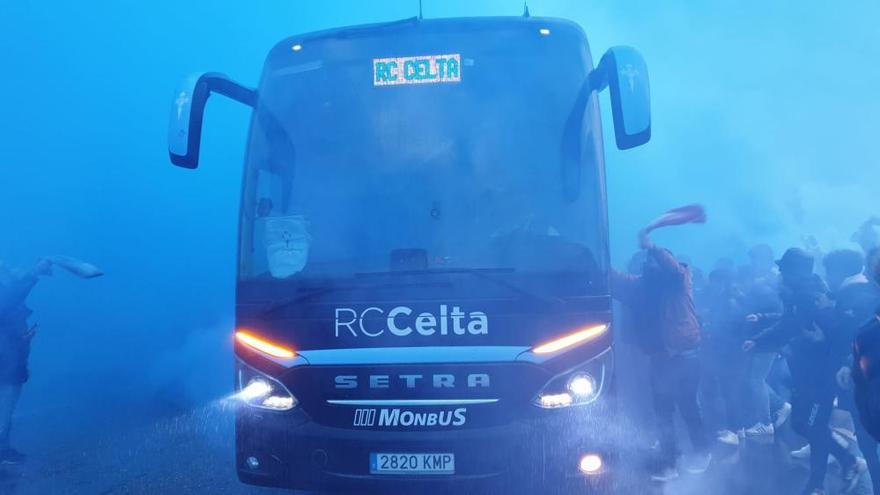 Baño celeste para recibir al Celta en Balaídos