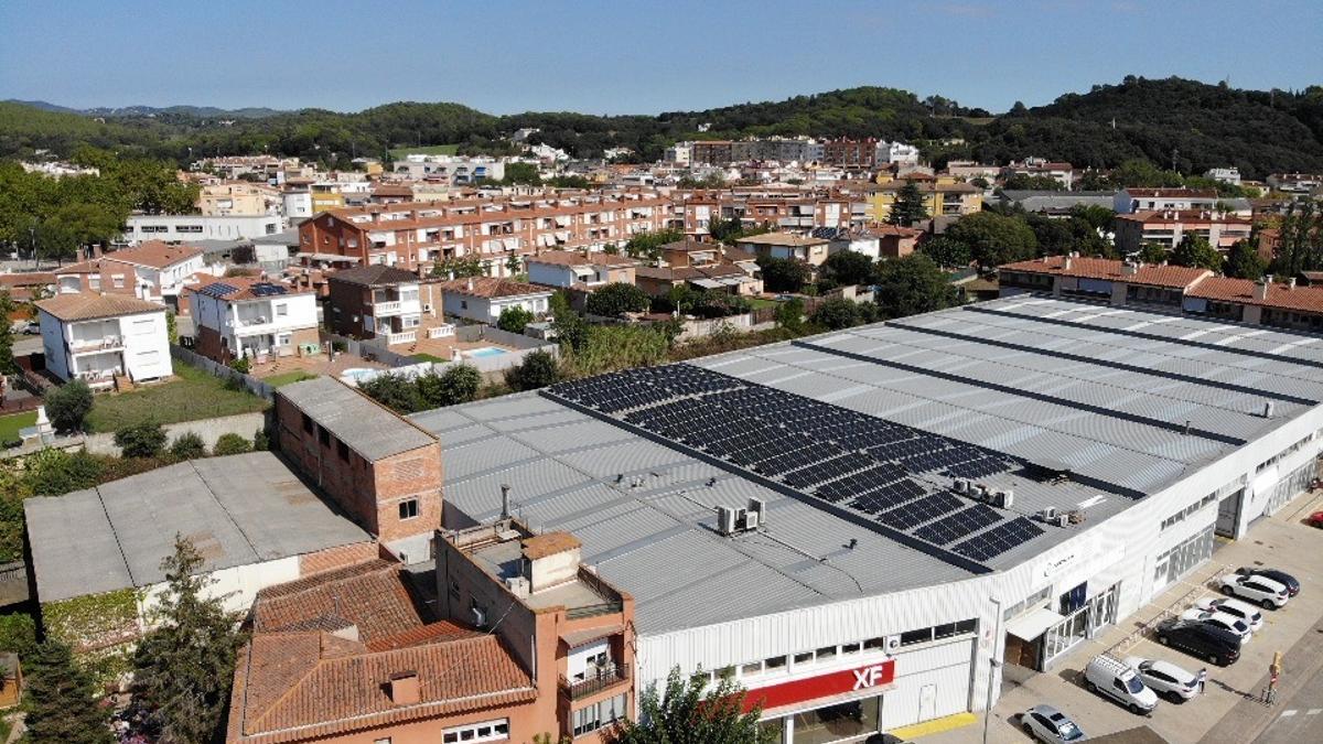 Instal·lació fotovoltaica d'Iberdrola que dona servei a una comunitat solar