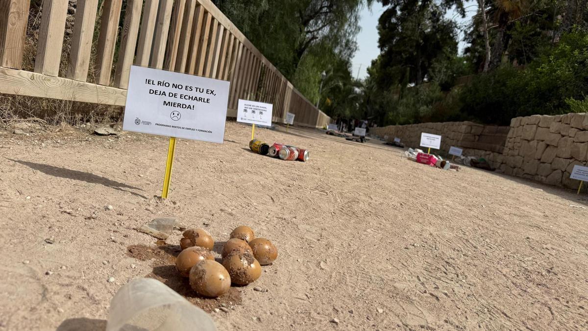 Esta es la nueva campaña de PP y Vox en Elche para acabar con la suciedad en la ladera del río