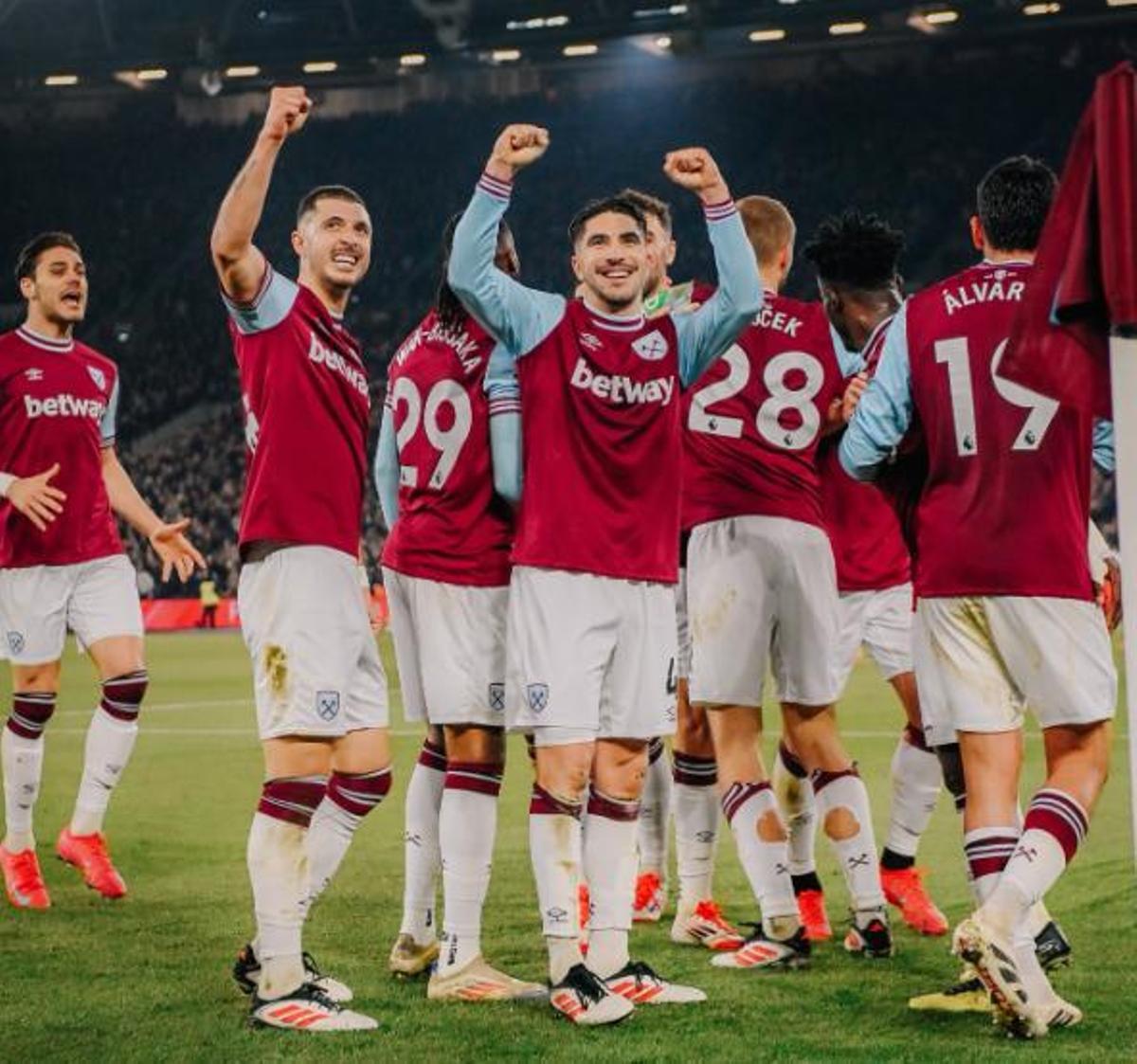 Soler celebrando un gol con el West Ham