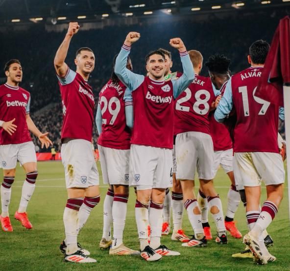 Carlos Soler celebrating a goal with West Ham