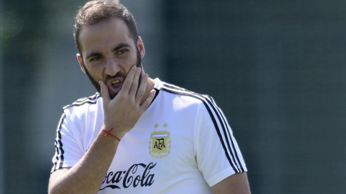 Gonzalo Higuaín, cada vez más cerca del Milan
