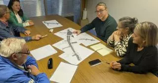 El proyecto de Pedra Alta impide aparcar alrededor de la rotonda  de O  Mexilón