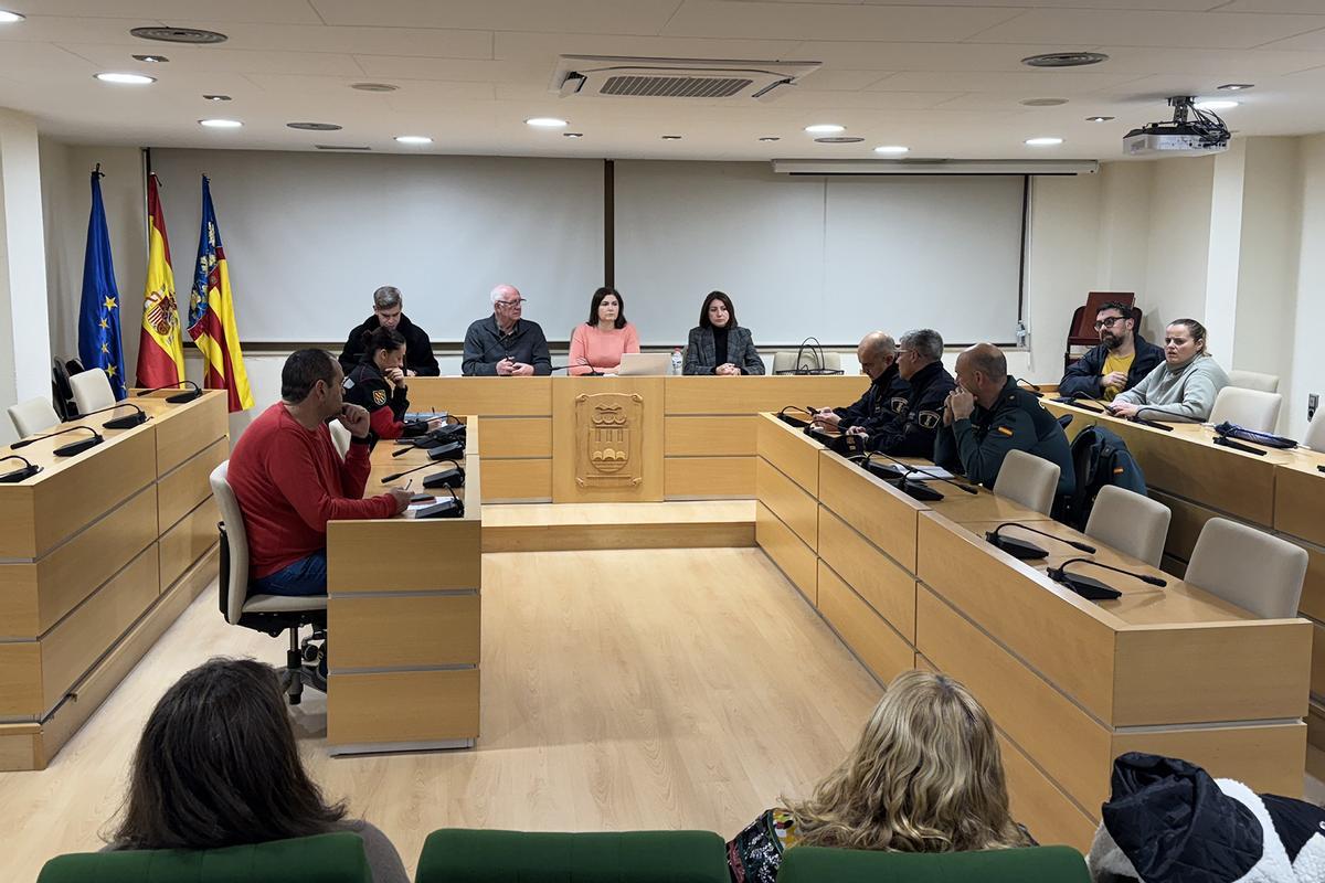 Imagen de archivo de una reunión del Cecopal de Paiporta en marzo.