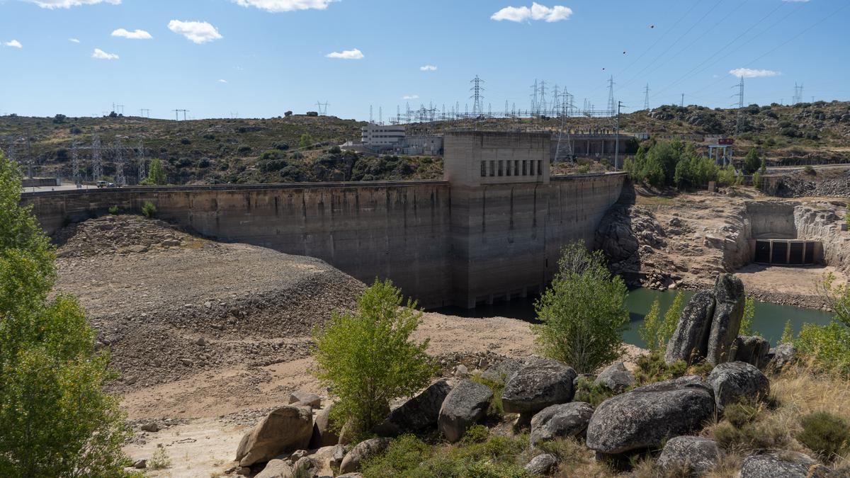 El embalse de Ricobayo durante este verano.