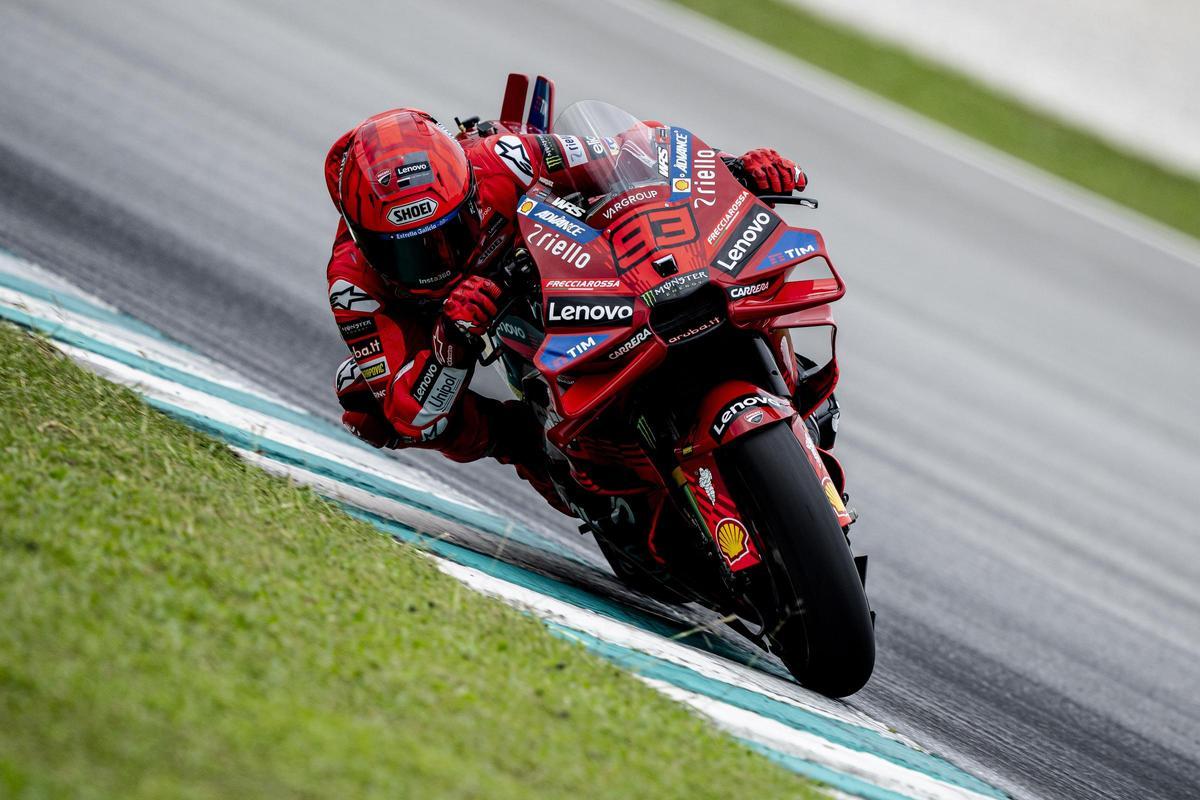 Marc Márquez, demasiado veloz para el resto en Motorland (Aragón). Marc Márquez, demasiado veloz para el resto en Motorland (Aragón).