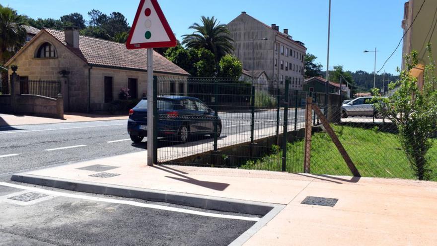 Valga finaliza las obras en la avenida da Coruña con aceras accesibles e iluminación eficiente