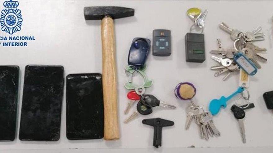 Entre las pertenencias del detenido se encontraron diversas llaves de los vehículos sustraídos