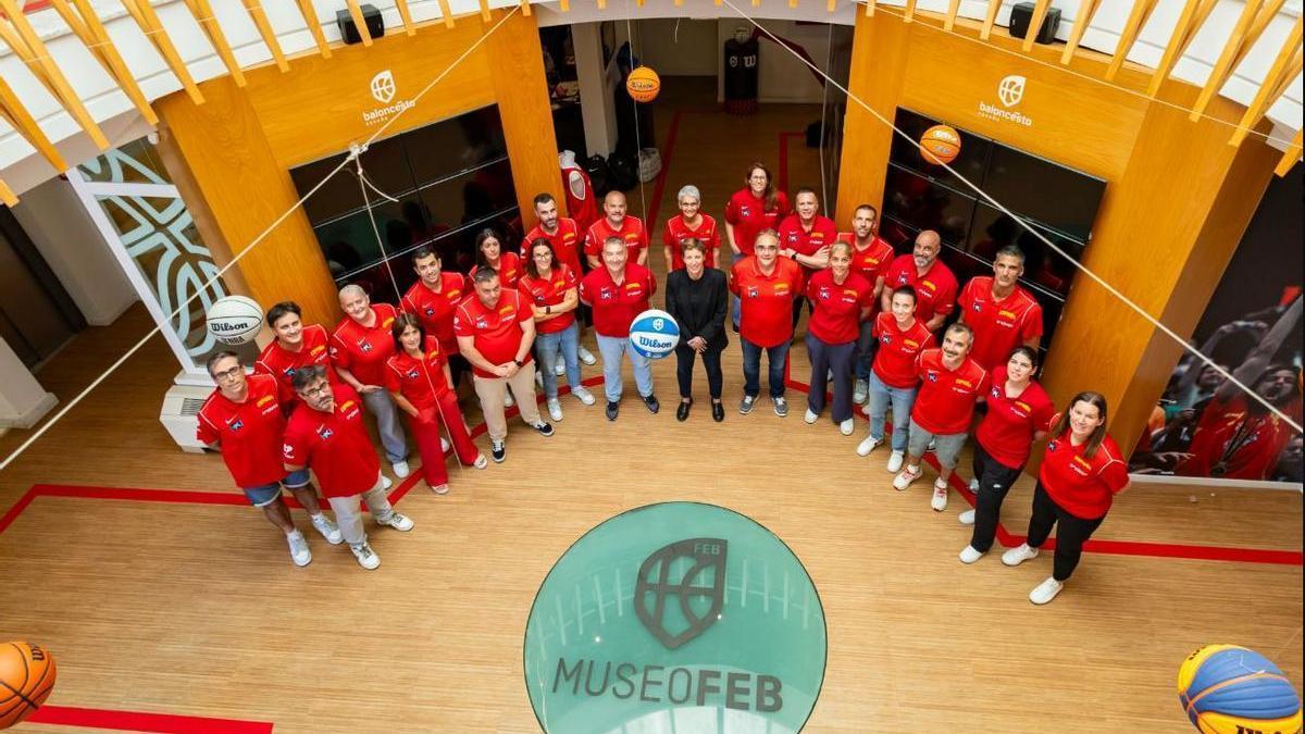 Los seleccionadores y miembros de los distintos staffs de las selecciones españolas.