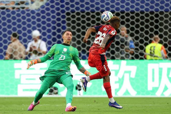 Muslera salió en todas las fotos y Uruguay y Cabo Verde dejan en bandeja el liderato del grupo a España