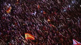 En directo | Más de 32.000 personas celebran el triunfo de España en la plaza del Pilar