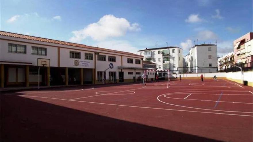 Pedirán un informe sobre las obras aún sin hacer en colegios de Almendralejo