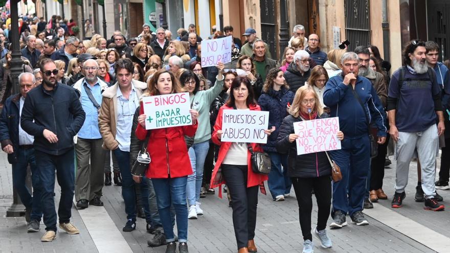 Vídeo: Manifestación contra la tasa de basuras en Vila-real