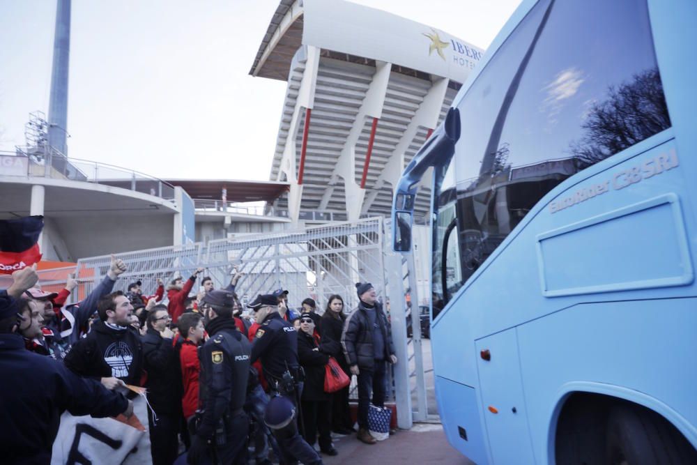 Derbi RCD Mallorca - Atlético Baleares: Recibimiento de los equipos en Son Moix