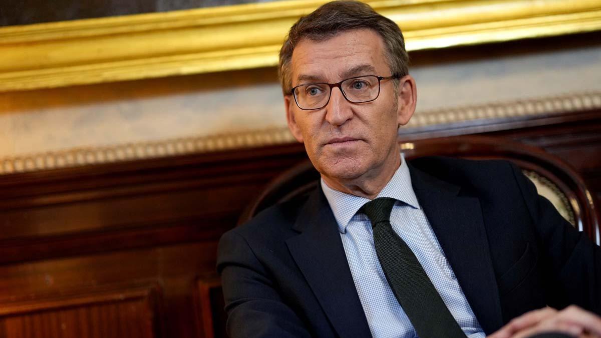 Alberto Núñez Feijóo «El PSOE utilitza els vots de Colau per estar al Govern mentre teixeix aliances per treure-la de l’ajuntament»