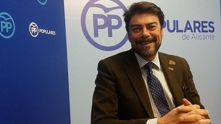 Luis Barcala (PP) arrebata al PSPV la alcaldía de Alicante