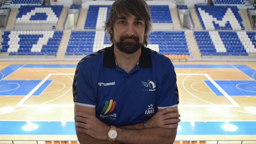 Abel Bernal renueva como entrenador del Voley Palma