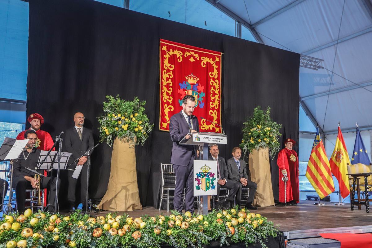 Orihuela entrega la medalla de oro de la ciudad a la EPSO