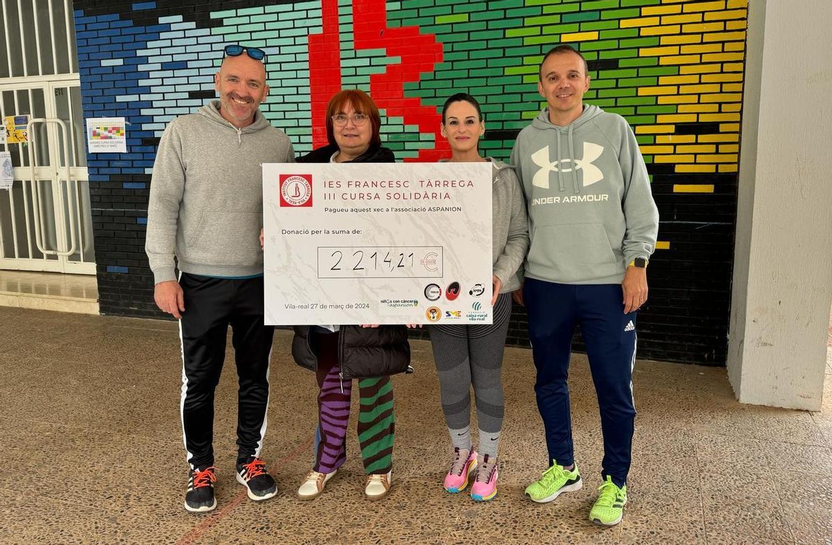 Los algo más de 2.200 euros recardados en la carrera solidaria del IES Francesc Tàrrega de Vila-real se entregarán este año a Aspanion.