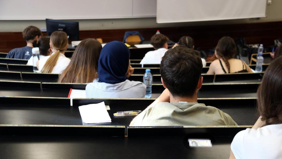 Estudiants preparats per a les PAU a la UPF