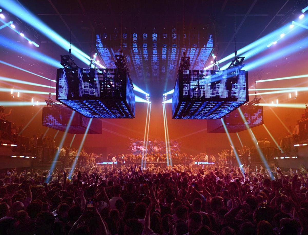 Gente abarrotando la discoteca UNVRS en una fiesta del pasado verano. | D.I.