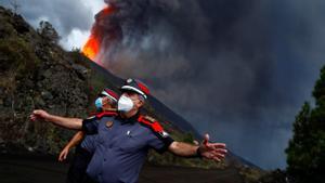 La pluja enrobusteix les cendres del volcà de La Palma