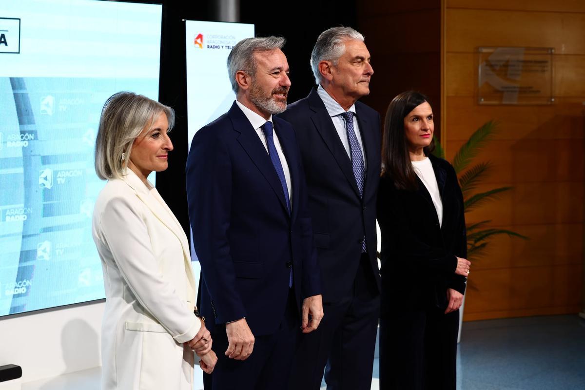 EN IMÁGENES | Así ha sido la llegada de Pilar Alegría y Jorge Azcón al cara a cara de Aragón TV