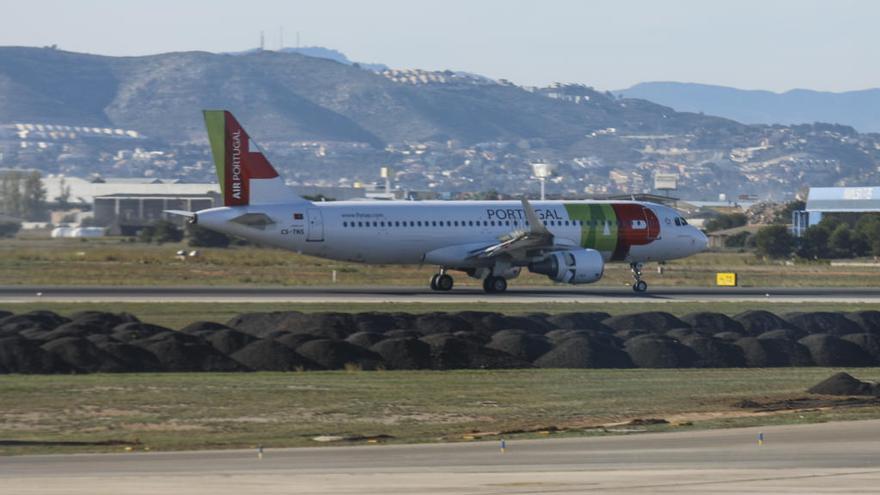 El aeropuerto de València bate un récord al superar los 7,7 millones de pasajeros