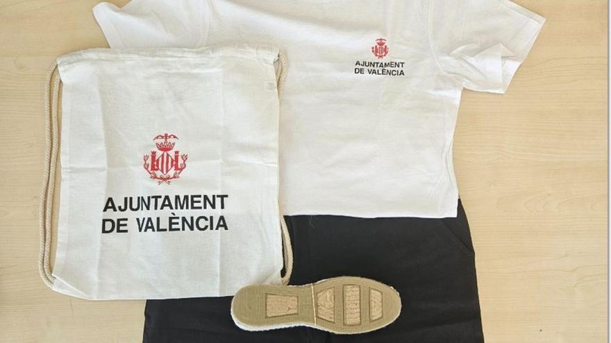 València repartirá camiseta, bermudas y alpargatas a las víctimas de hurtos en la playa