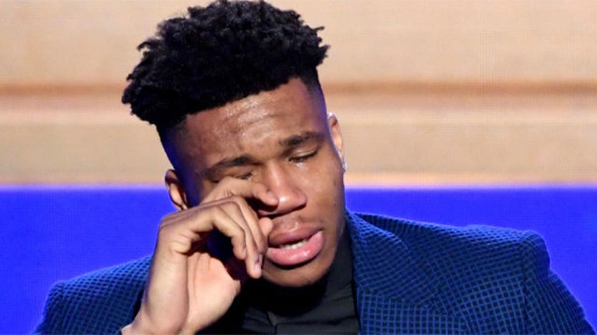 Antetokounmpo explica su reacción tras ser elegido MVP de la NBA