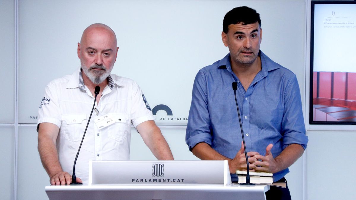 Miguel Hurtado i Enric Soler, víctimes d'abusos per part de l'Església, en roda de premsa al Parlament