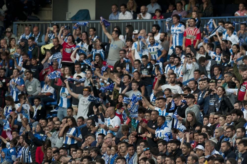 La afición del Dépor llena Riazor ante el Mallorca