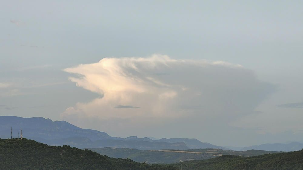 Cumulonimbus a Cardona.